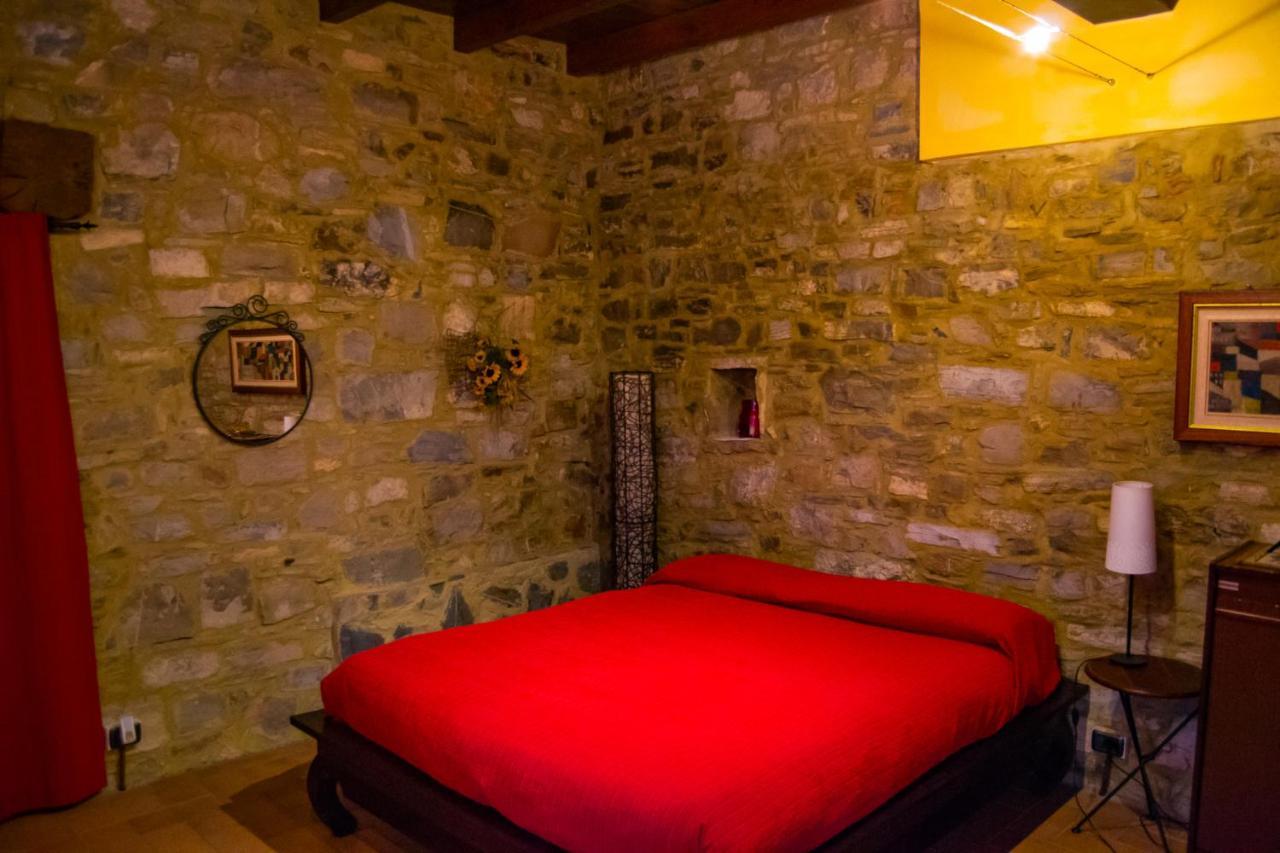 L'Angolo Di Verlano Canossa Экстерьер фото